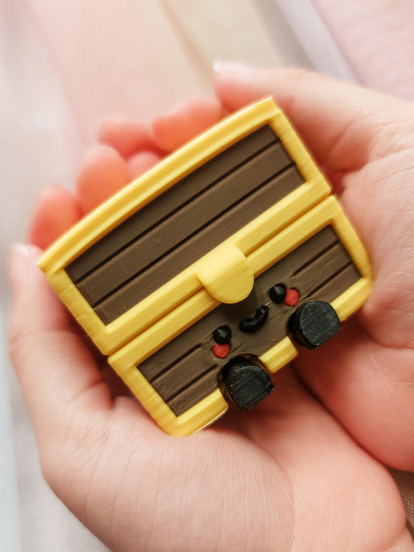 LITTLE TREASURE CHEST FIDGET CLICKER