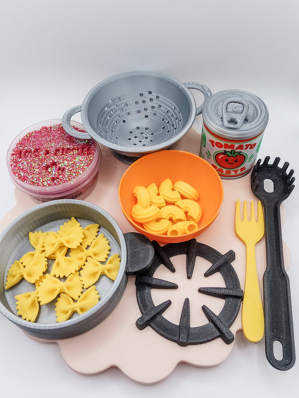 TINY PASTA CHEF PLAYDOUGH KIT