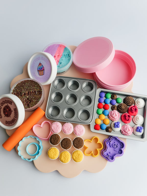 TINY BAKERS PLAYDOUGH KIT